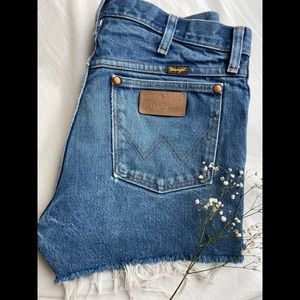 WRANGLER CUT OFFS